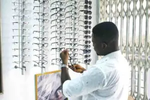 Read more about the article Contact Lenses Price in Ghana: A Comprehensive Guide